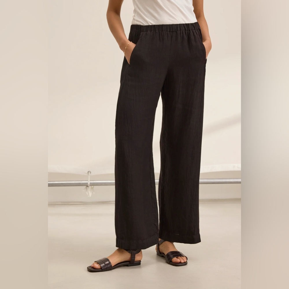 Velvet by Graham & Spencer Black Pants